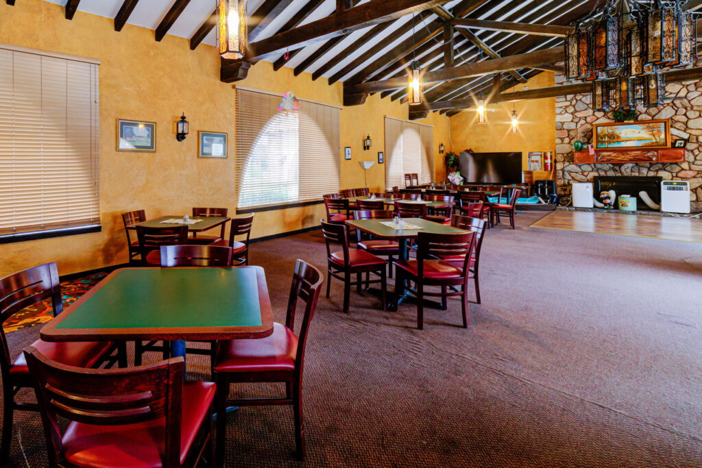 Dining Historical Beaver Dam Lodge